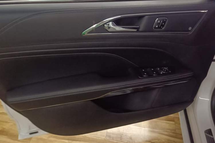 Used Ford Taurus 2019 EcoBoost 245 Premium Edition Interior 7
