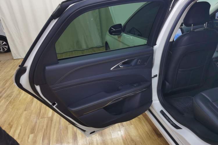 Used Ford Taurus 2019 EcoBoost 245 Premium Edition Left Front Door Interior