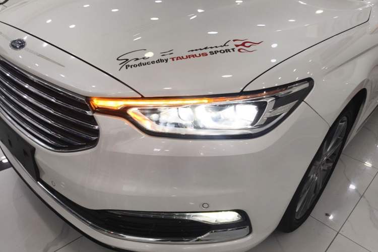 Used Ford Taurus 2019 EcoBoost 245 Premium Edition Left Front Headlight