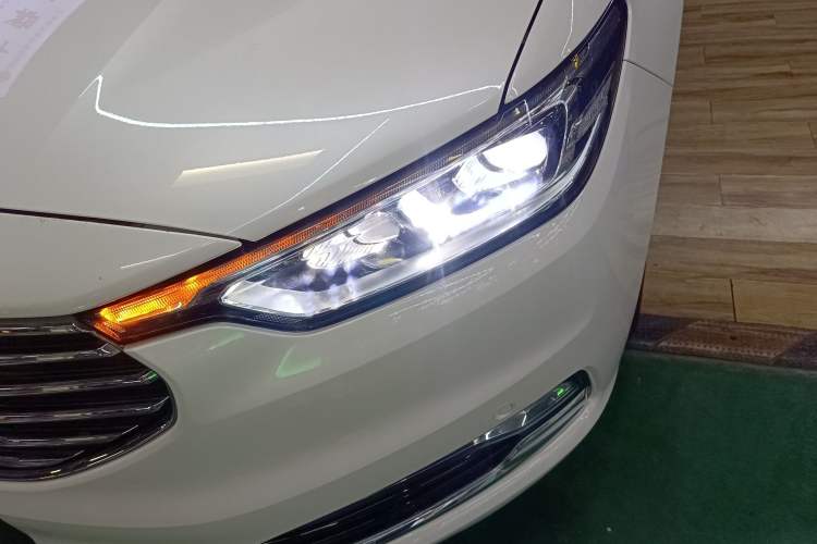 Used Ford Taurus 2019 EcoBoost 245 Premium Edition Left Front Headlight