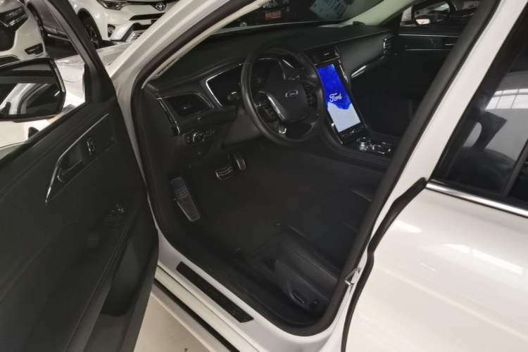 Used Ford Taurus 2019 EcoBoost 245 Premium Edition Left Front Seat