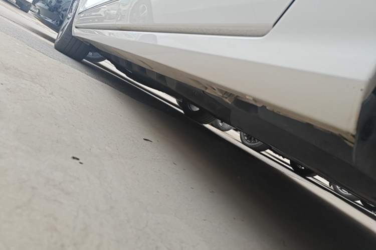 Used Ford Taurus 2019 EcoBoost 245 Premium Edition Left Side Sill