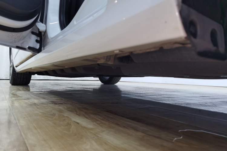 Used Ford Taurus 2019 EcoBoost 245 Premium Edition Left Side Sill