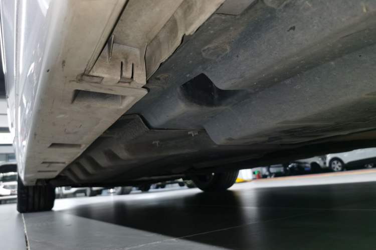 Used Ford Taurus 2019 EcoBoost 245 Premium Edition Left Side Sill