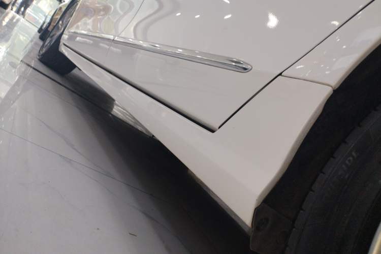 Used Ford Taurus 2019 EcoBoost 245 Premium Edition Left Side Sill
