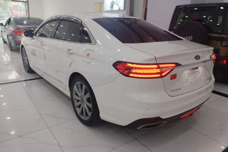 Used Ford Taurus 2019 EcoBoost 245 Premium Edition Rear Left 45 Deg