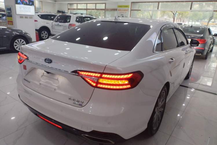 Used Ford Taurus 2019 EcoBoost 245 Premium Edition Rear Right 45 Deg
