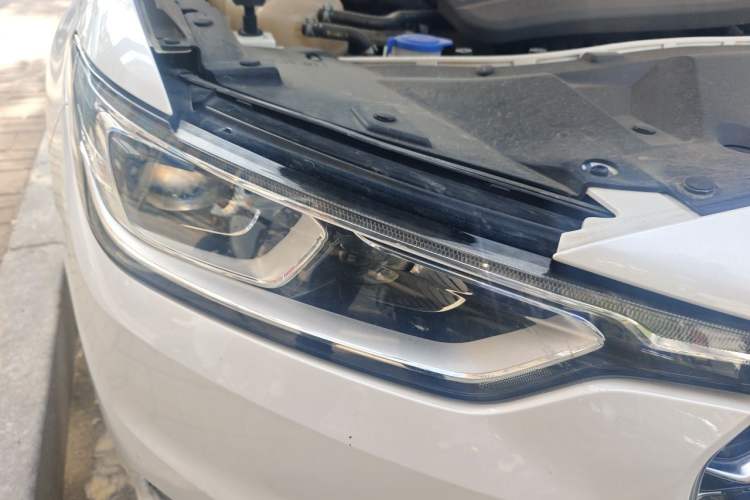 Used Ford Taurus 2019 EcoBoost 245 Vignale Deluxe Edition Right Front Headlight