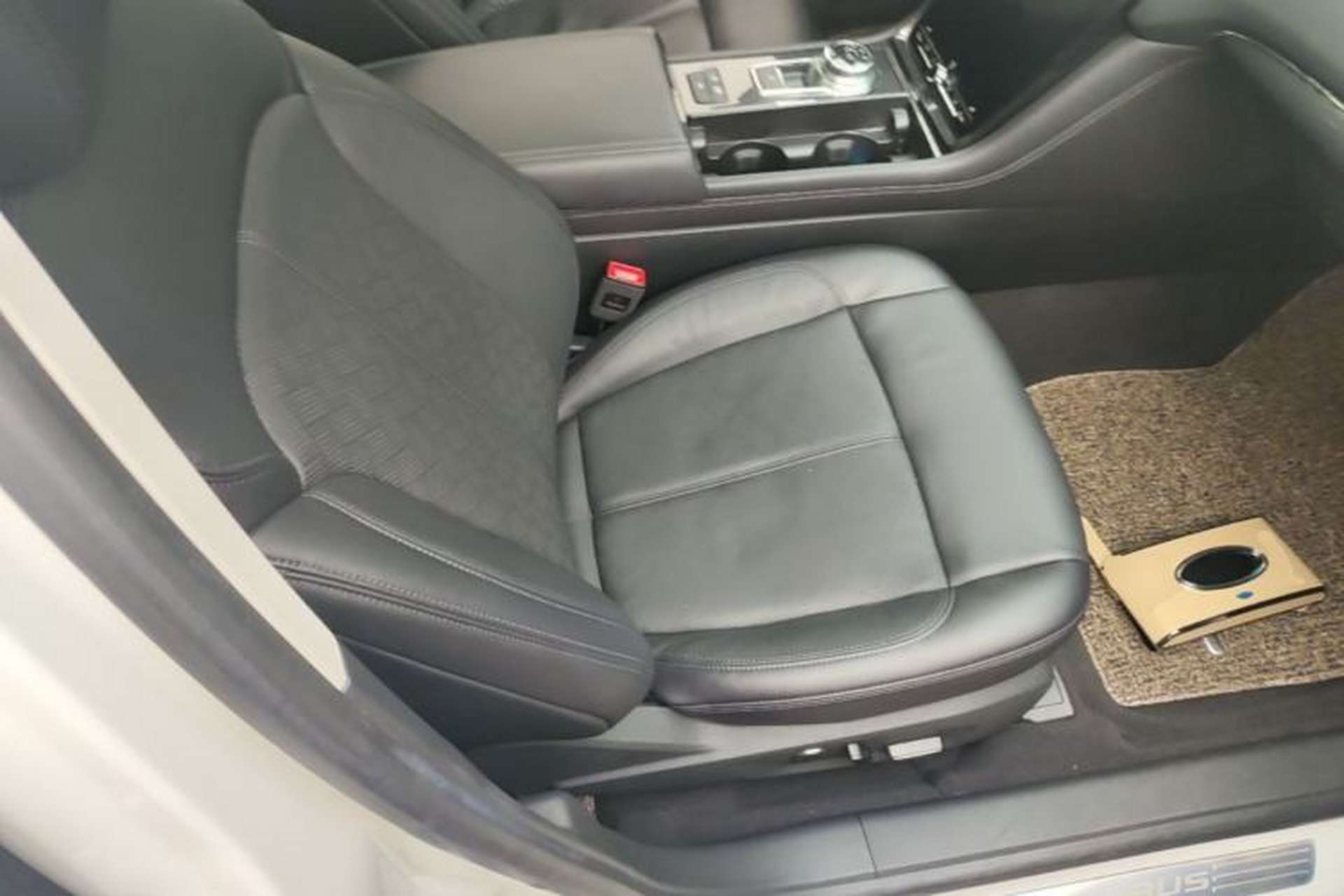 Used Ford Taurus 2019 EcoBoost 245 Premium Edition Right Front Seat