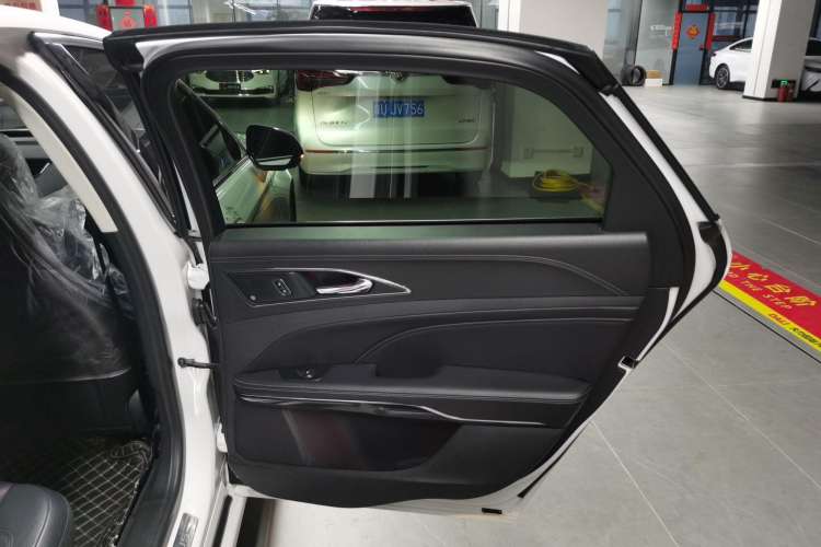 Used Ford Taurus 2019 EcoBoost 245 Premium Edition Right Rear Door Interior