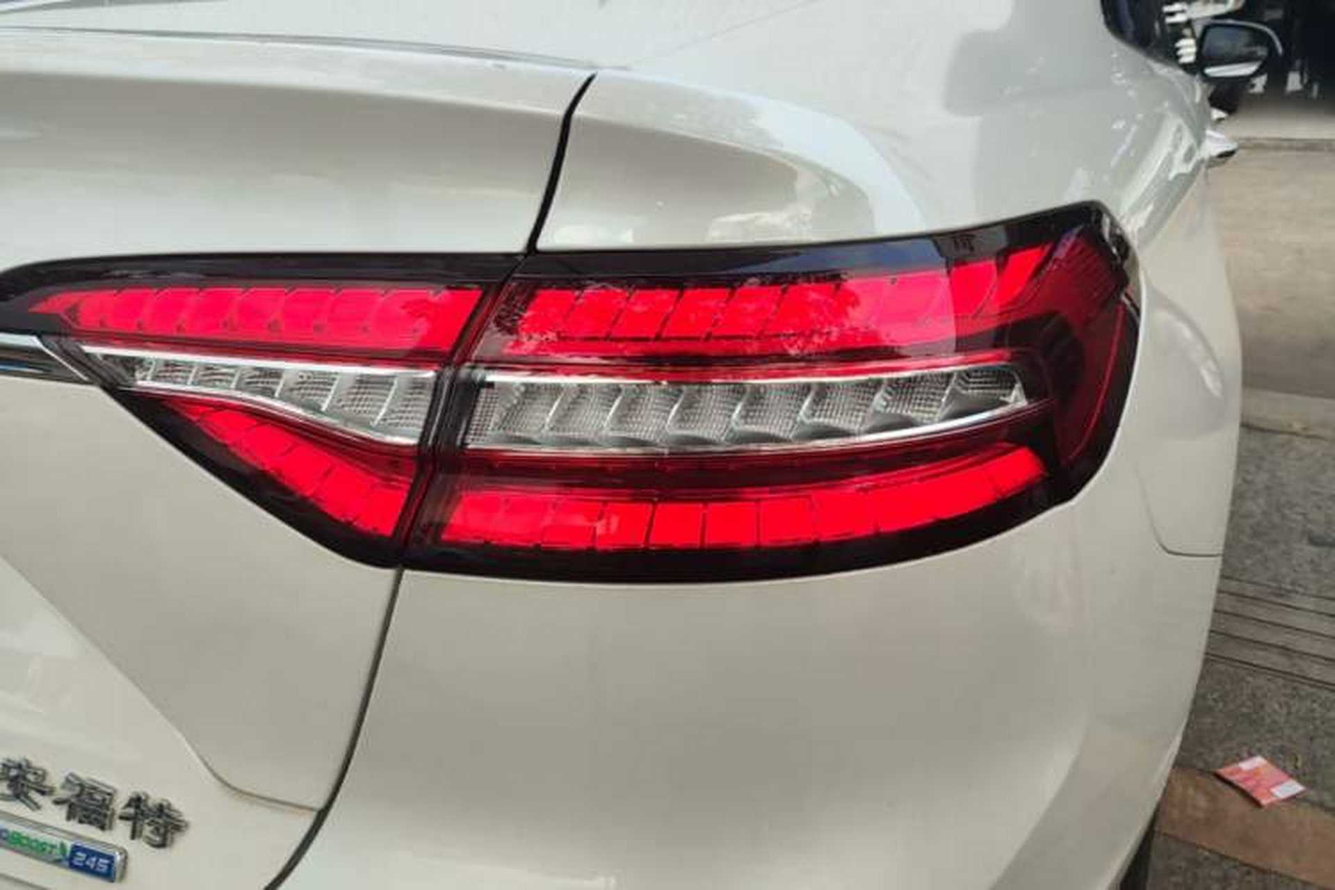 Used Ford Taurus 2019 EcoBoost 245 Premium Edition Right Rear Taillight