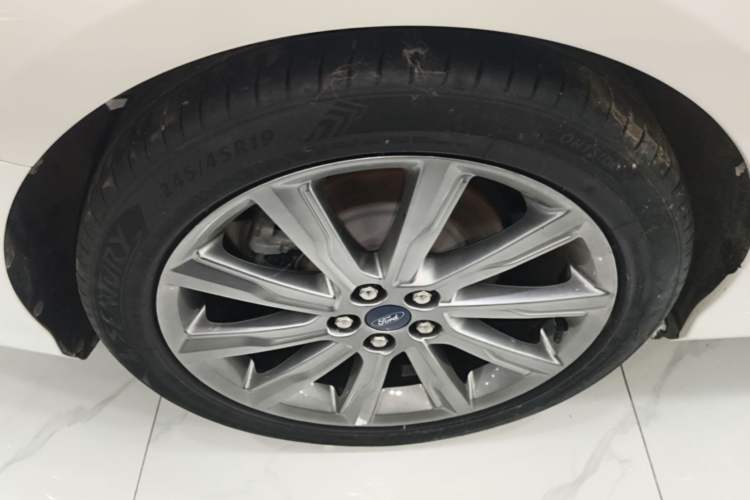 Used Ford Taurus 2019 EcoBoost 245 Premium Edition Right Rear Wheel Hub