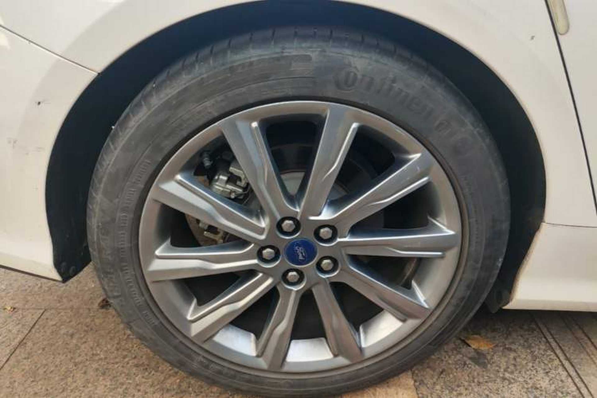 Used Ford Taurus 2019 EcoBoost 245 Premium Edition Right Rear Wheel Hub