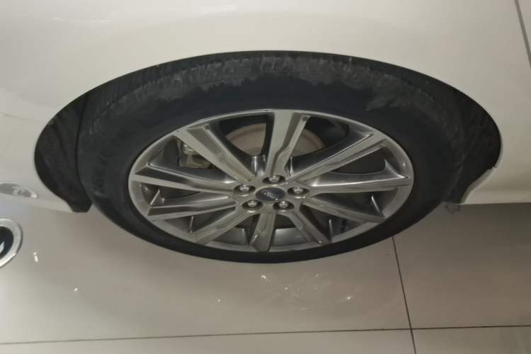 Used Ford Taurus 2019 EcoBoost 245 Premium Edition Right Rear Wheel Hub