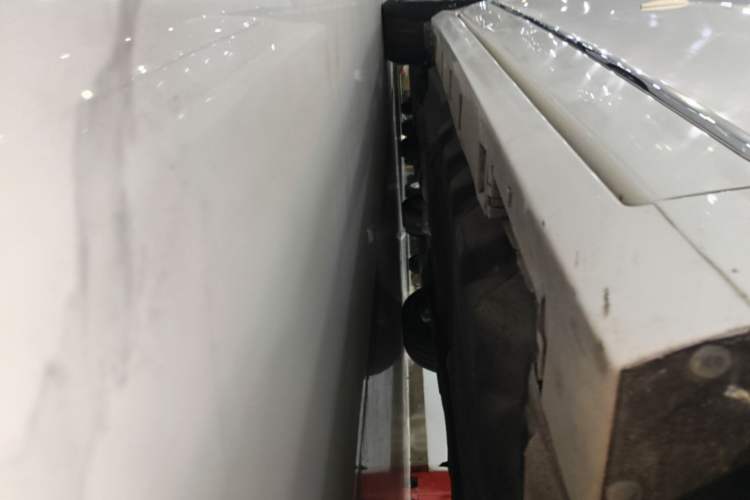 Used Ford Taurus 2019 EcoBoost 245 Premium Edition Right Side Sill