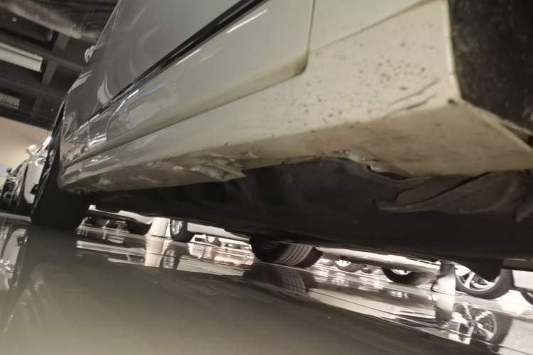 Used Ford Taurus 2019 EcoBoost 245 Premium Edition Right Side Sill