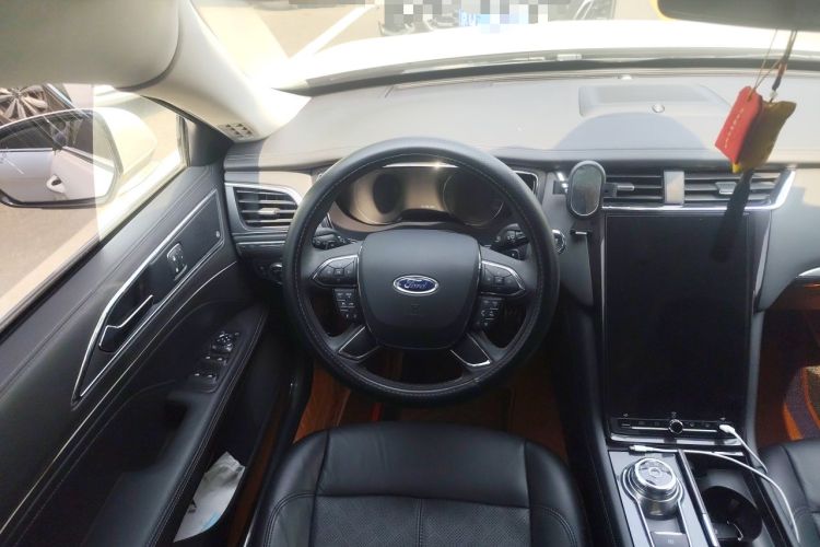 Used Ford Taurus 2019 EcoBoost 245 Premium Edition Steering Wheel