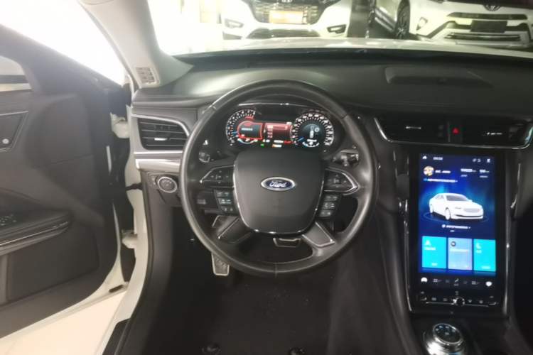 Used Ford Taurus 2019 EcoBoost 245 Premium Edition Steering Wheel