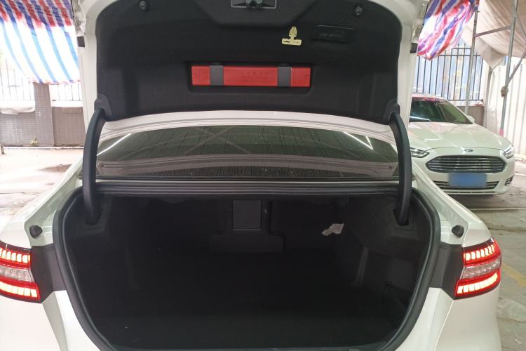 Used Ford Taurus 2019 EcoBoost 245 Premium Edition Trunk