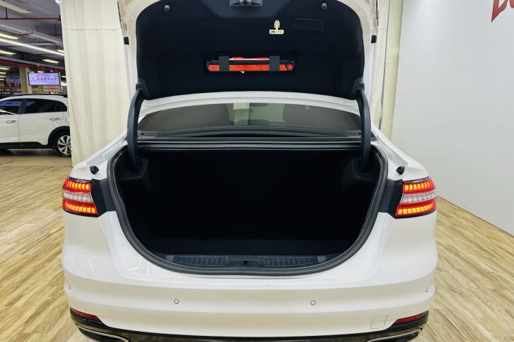 Used Ford Taurus 2019 EcoBoost 245 Premium Edition Trunk