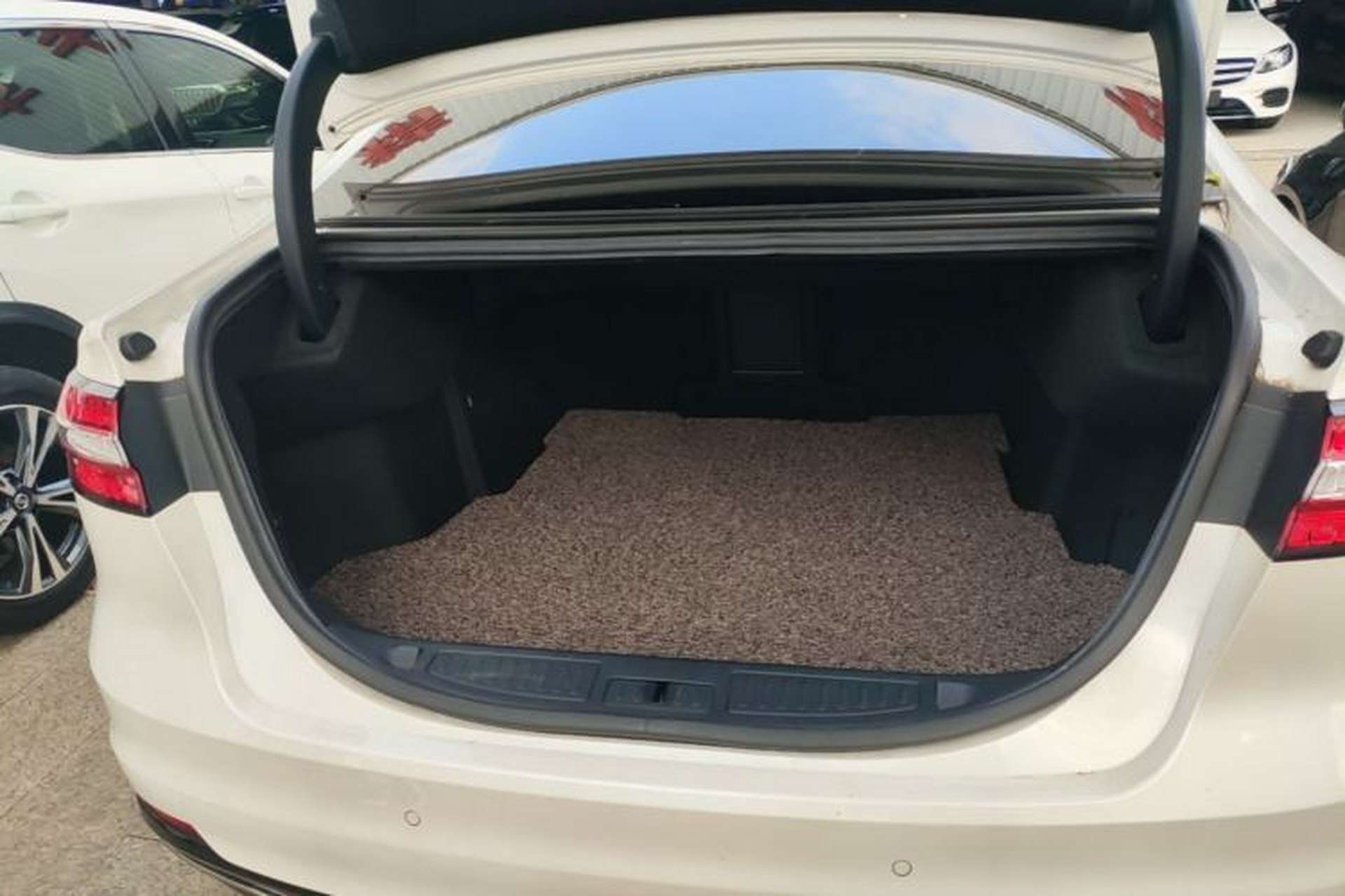 Used Ford Taurus 2019 EcoBoost 245 Premium Edition Trunk