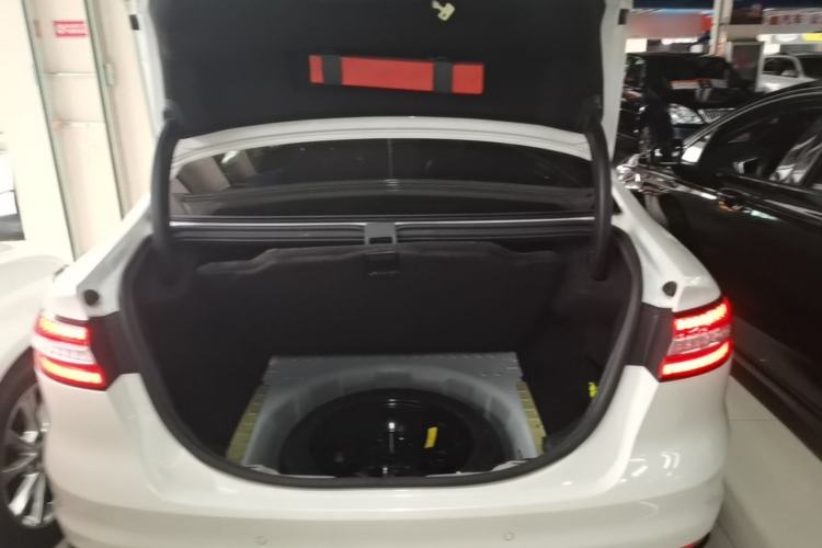 Used Ford Taurus 2019 EcoBoost 245 Premium Edition Trunk