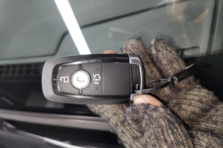 Used Ford Taurus 2019 EcoBoost 245 Premium Edition Vehicle Key