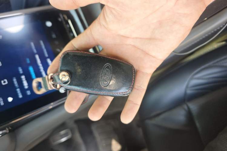 Used Ford Taurus 2019 EcoBoost 245 Vignale Deluxe Edition Vehicle Key