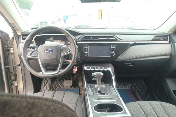 Used Ford Territory 2019 EcoBoost 145 CVT Elite Model China VI Standard Center Console