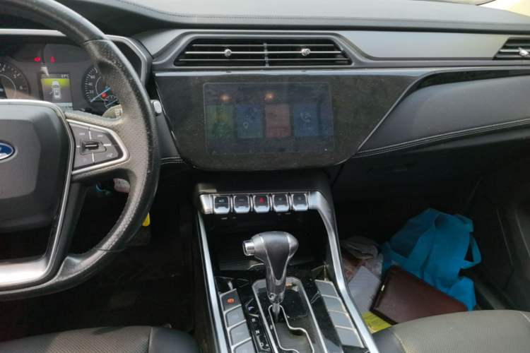 Used Ford Territory 2019 EcoBoost 145 CVT Platinum Edition China VI compliant Audio And AC Panel