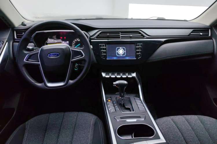 Used Ford Territory 2019 EcoBoost 145 CVT Elite Model China VI Standard Center Console