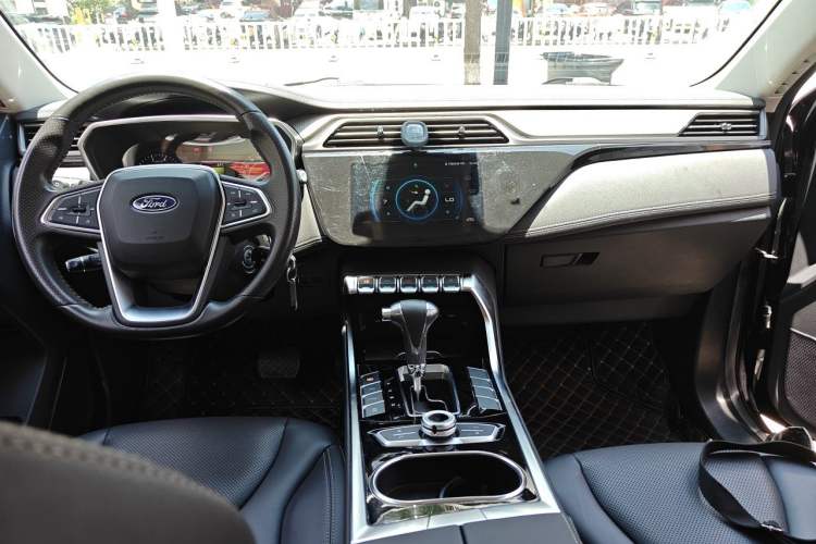 Used Ford Territory 2019 EcoBoost 145 CVT Platinum Edition China VI compliant Center Console