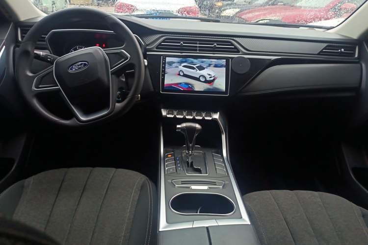 Used Ford Territory 2019 EcoBoost 145 CVT Elite Model China VI Standard Center Console