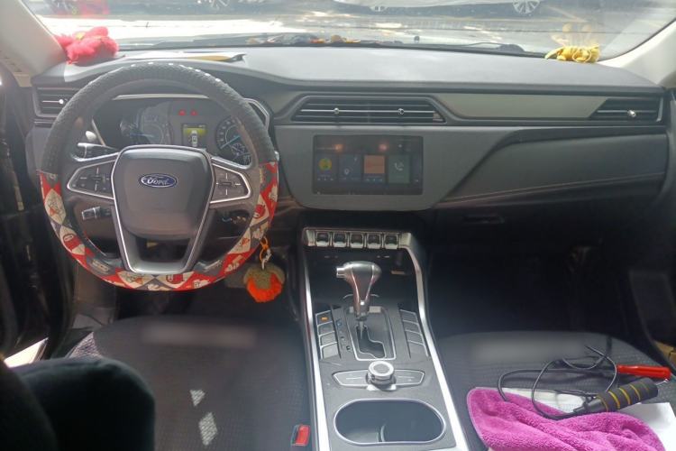 Used Ford Territory 2019 EcoBoost 145 CVT Platinum Edition China VI compliant Center Console