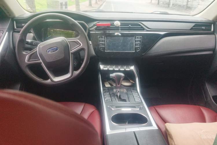 Used Ford Territory 2019 EcoBoost 145 CVT Elite Model China VI Standard Center Console