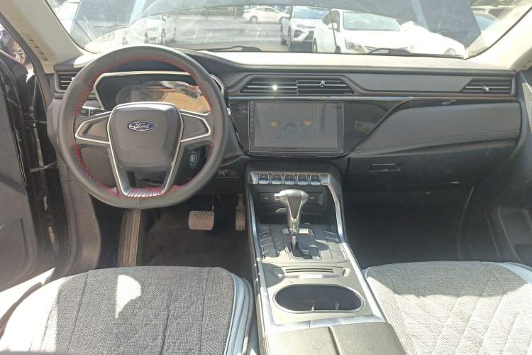 Used Ford Territory 2019 EcoBoost 145 CVT Elite Model China VI Standard Center Console