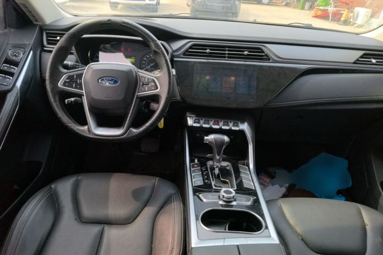 Used Ford Territory 2019 EcoBoost 145 CVT Platinum Edition China VI compliant Center Console