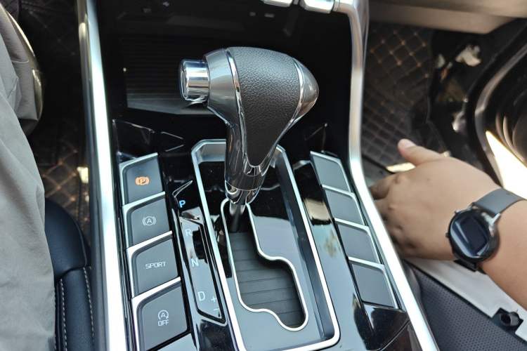 Used Ford Territory 2019 EcoBoost 145 CVT Platinum Edition China VI compliant Gear Lever