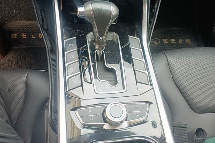Used Ford Territory 2019 EcoBoost 145 CVT Platinum Edition China VI compliant Gear Lever