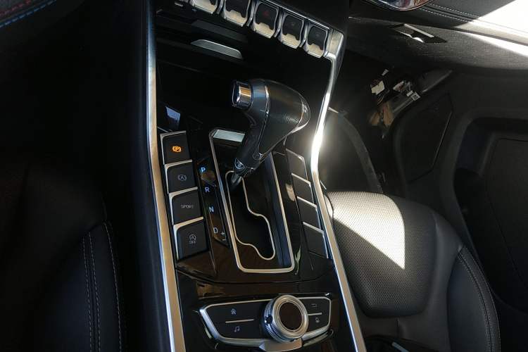Used Ford Territory 2019 EcoBoost 145 CVT Platinum Edition China VI compliant Gear Lever