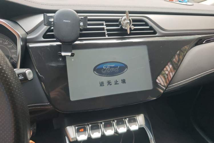 Used Ford Territory 2019 EcoBoost 145 CVT Platinum Edition China VI compliant Audio And AC Panel