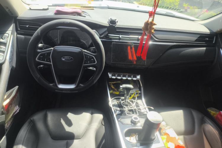 Used Ford Territory 2019 EcoBoost 145 CVT Platinum Edition China VI compliant Center Console