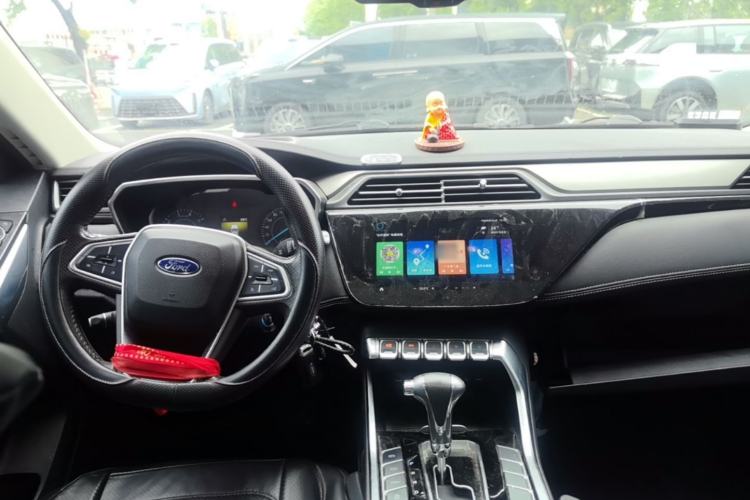 Used Ford Territory 2019 EcoBoost 145 CVT Platinum Edition China VI compliant Center Console