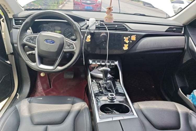 Used Ford Territory 2019 EcoBoost 145 CVT Platinum Edition China VI compliant Center Console