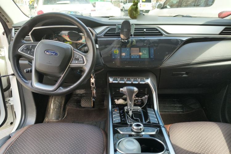 Used Ford Territory 2019 EcoBoost 145 CVT Platinum Edition China VI compliant Center Console