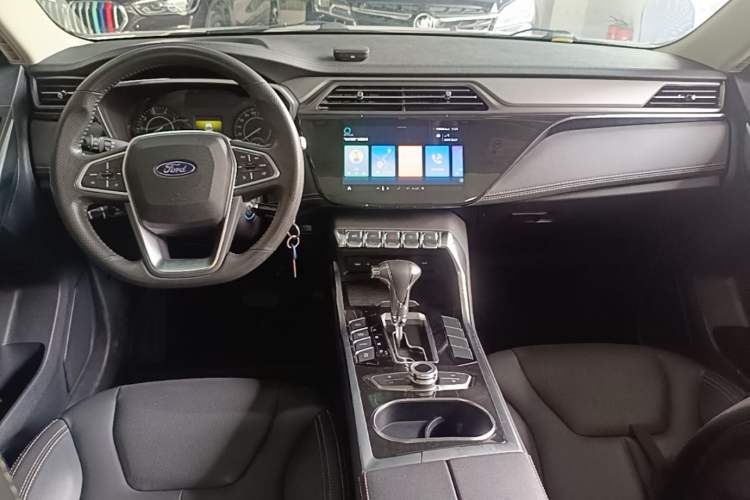 Used Ford Territory 2019 EcoBoost 145 CVT Platinum Edition China VI compliant Center Console