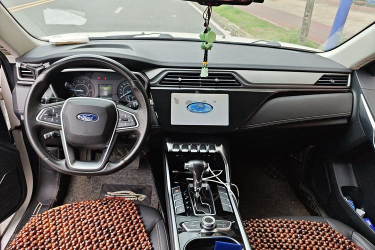 Used Ford Territory 2019 EcoBoost 145 CVT Platinum Edition China VI compliant Center Console