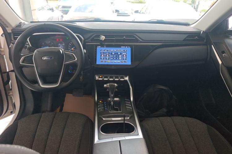 Used Ford Territory 2019 EcoBoost 145 CVT Elite Model China VI Standard Center Console