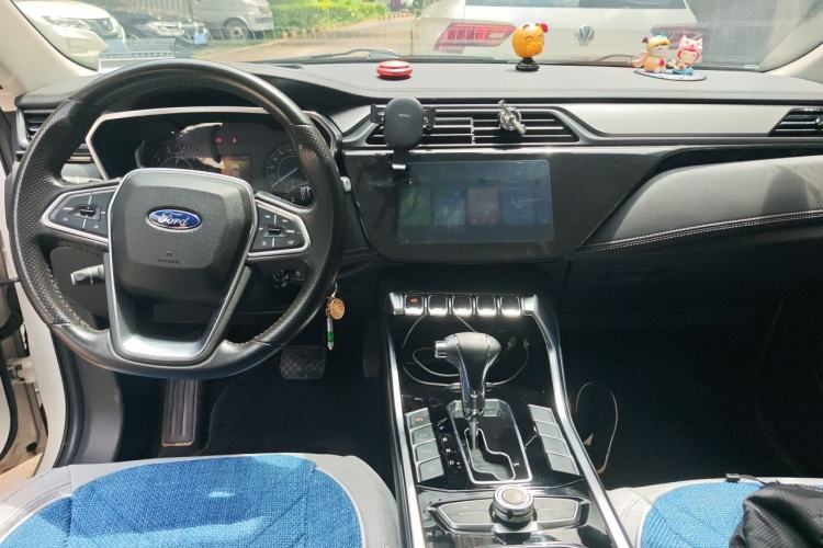 Used Ford Territory 2019 EcoBoost 145 CVT Platinum Edition China VI compliant Center Console
