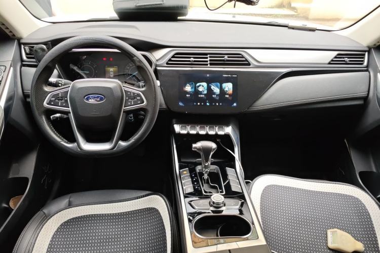 Used Ford Territory 2019 EcoBoost 145 CVT Platinum Edition China VI compliant Center Console
